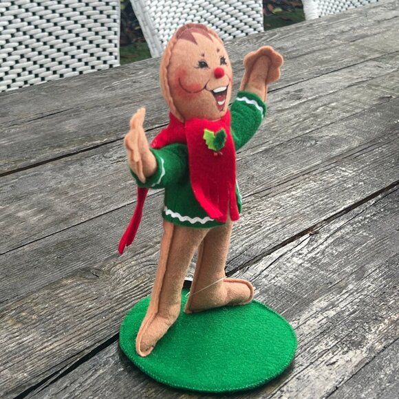 Annalee Christmas Gingerbread Man Boy Red Scarf 2011 Tag Attached Stand - Picture 4 of 8
